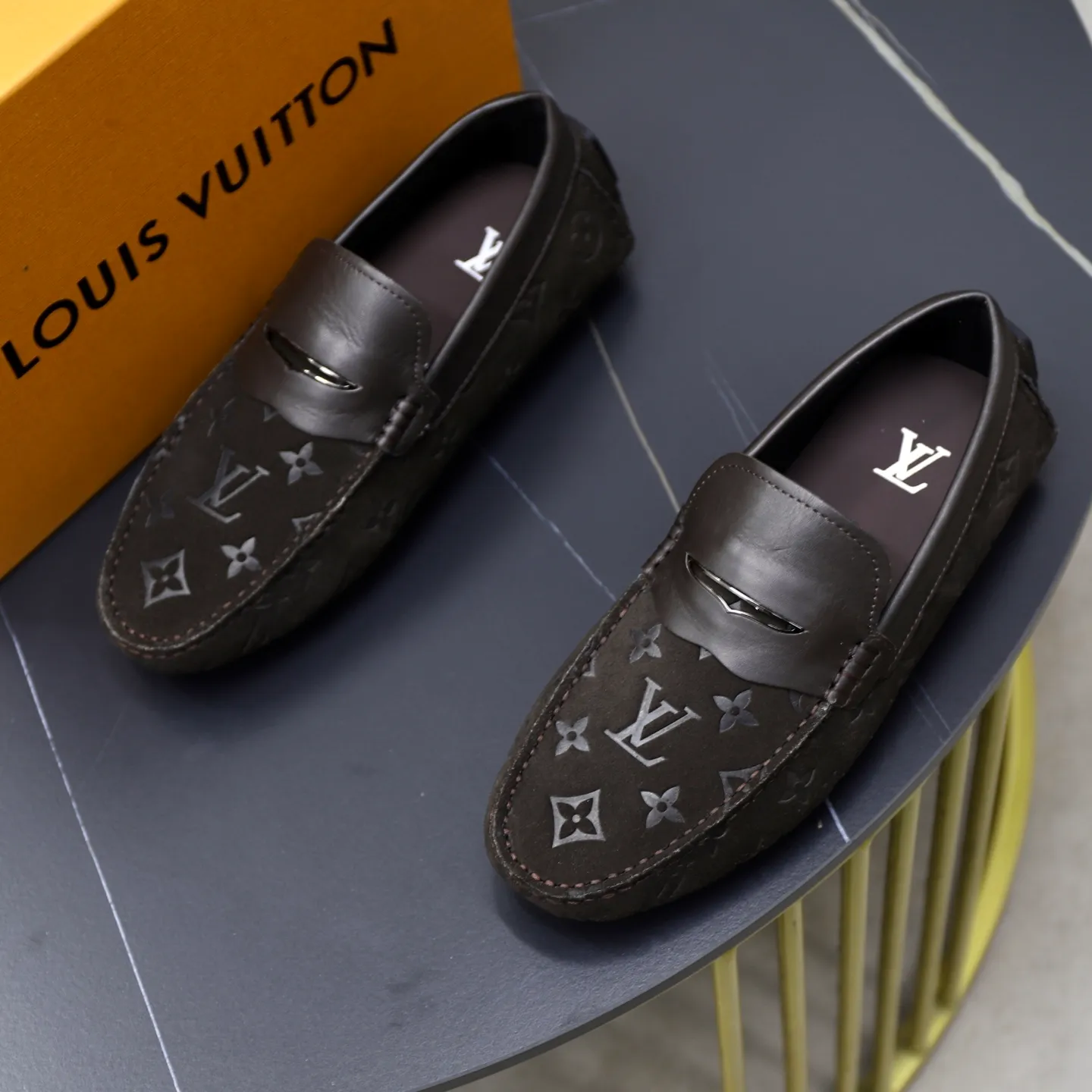 Ex-factory price: 480💰【LV】Louis Vuitton ⚠️High-end men’s driving and pedal series ⚠️38-44 (customized for 45) ⚠️All original cowhide leather! Thick and soft! Made entirely of calfskin lining! Rubber sheet anti-slip beanie sole! Three-dimensional package technology! Fashionable and classic! Handicrafts! Original high quality! Feel free to compare!